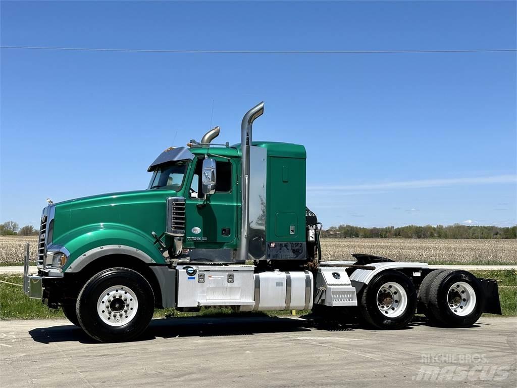 Mack Titan TD713 Sadulveokid