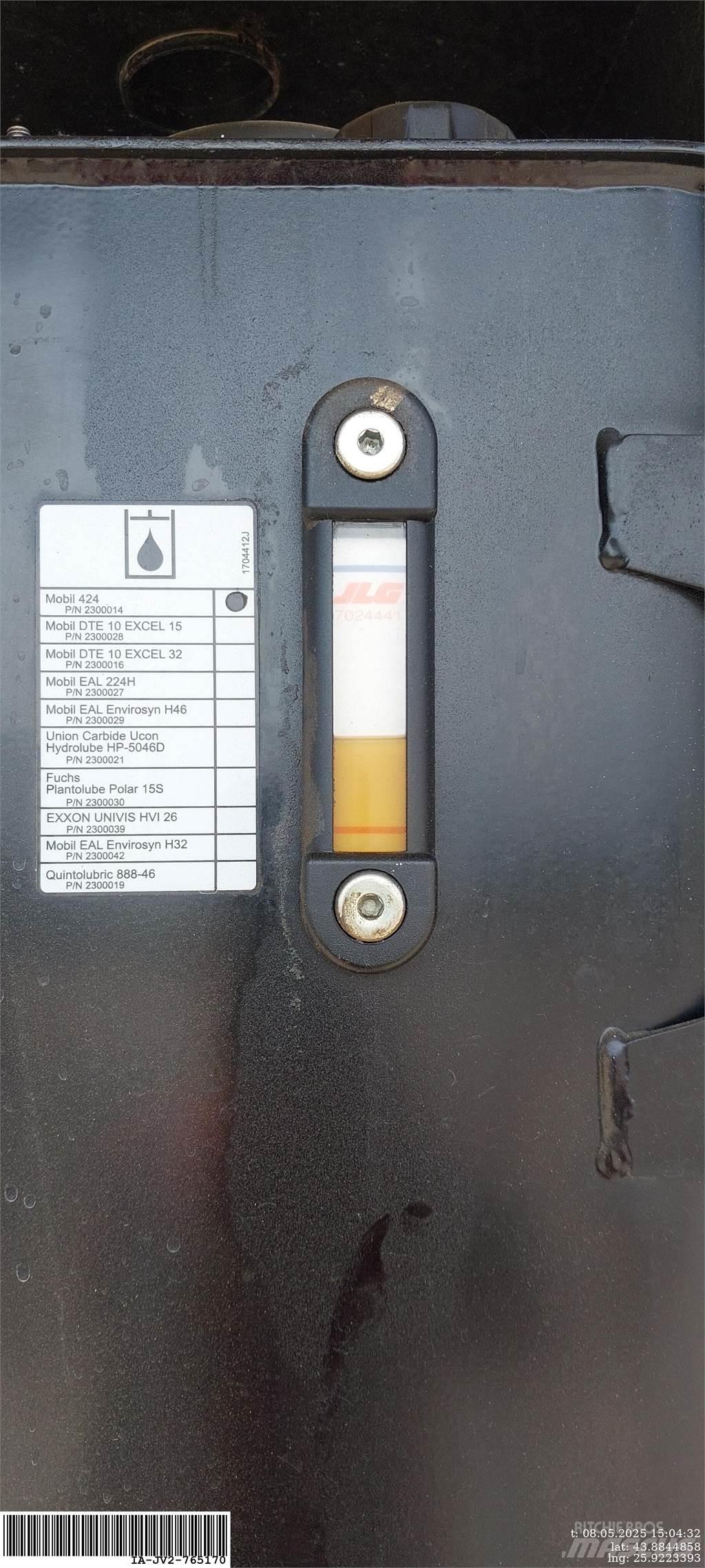JLG 860SJ Iseliikuvad poomtõstukid