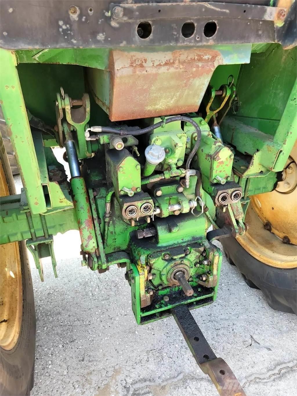 John Deere 4230 Traktorid