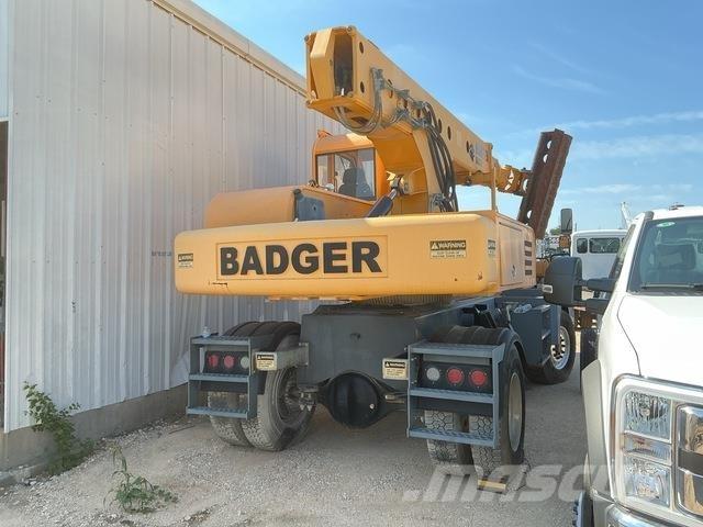Badger 470TM Ratasekskavaatorid