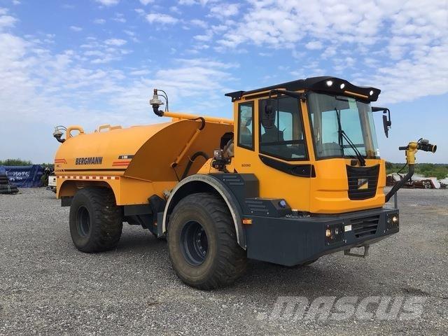 Bergmann C815S Veepaagiga autod