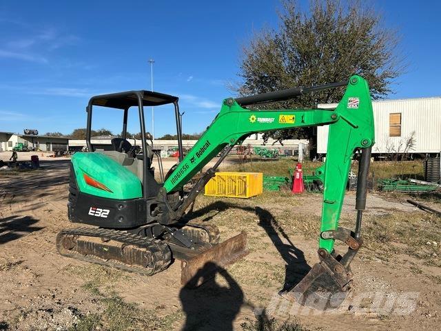 Bobcat E32 Roomikekskavaatorid