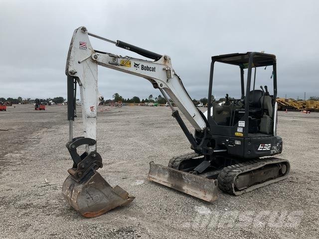 Bobcat E32 Roomikekskavaatorid