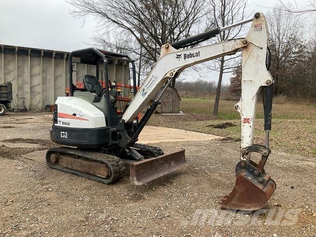 Bobcat E32 Roomikekskavaatorid