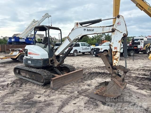 Bobcat E45 Roomikekskavaatorid