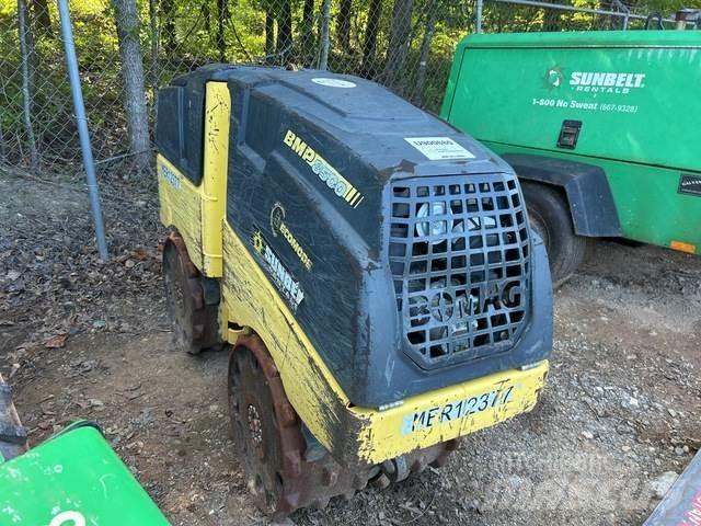 Bomag BMP 8500 Pinnasetihendajad