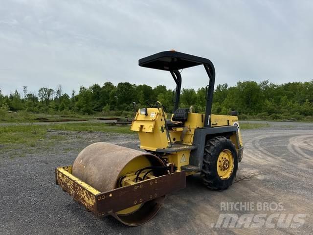 Bomag BW142D Ühe trumliga rullid