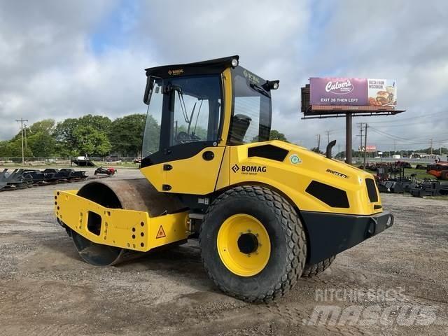Bomag BW177D-5 Ühe trumliga rullid