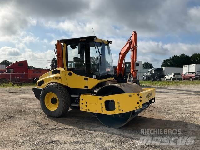 Bomag BW177D-5 Ühe trumliga rullid
