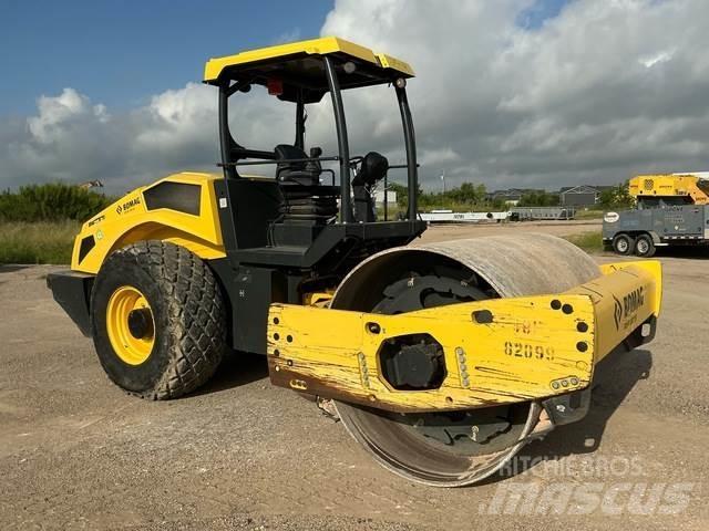 Bomag BW211D-5 Ühe trumliga rullid