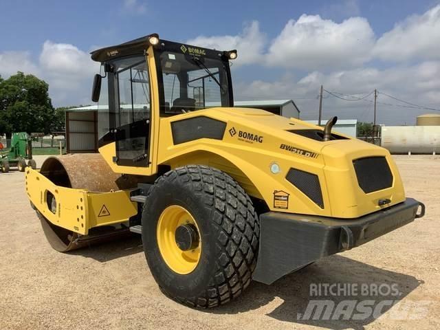 Bomag BW211D-5 Ühe trumliga rullid