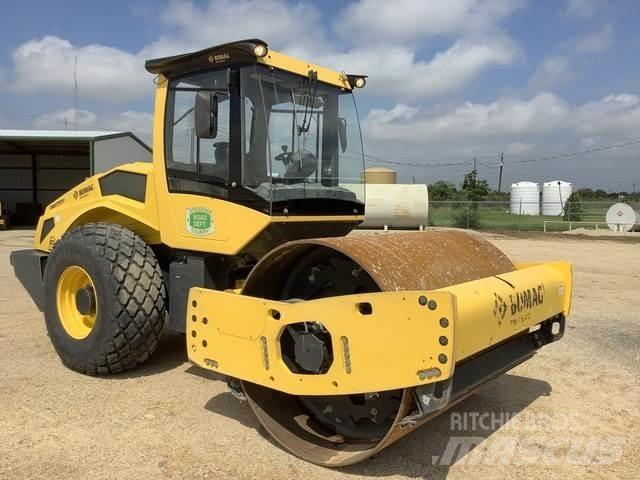 Bomag BW211D-5 Ühe trumliga rullid