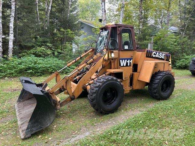 CASE W11 Rataslaadurid