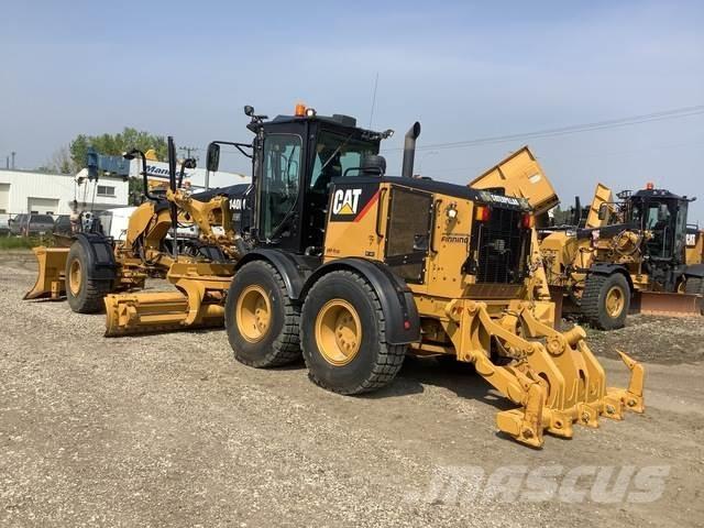 CAT 140M AWD Greiderid