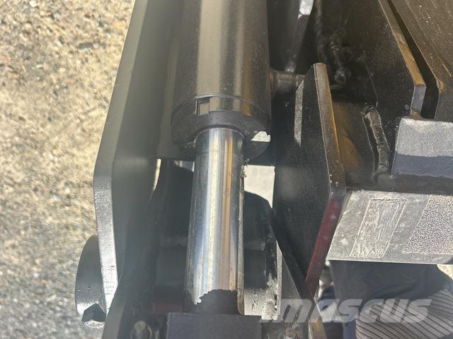 CAT 216B3 Kompaktlaadurid