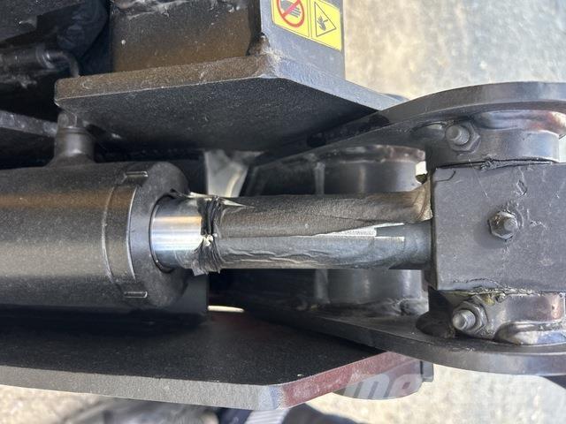 CAT 216B3 Kompaktlaadurid