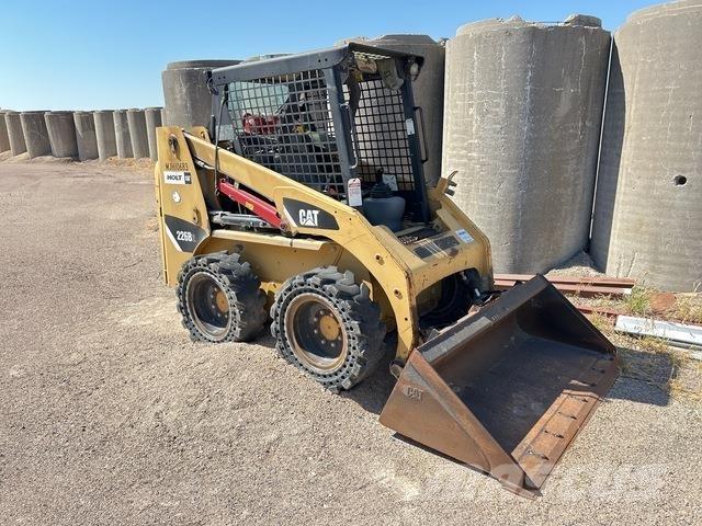 CAT 226B2 Kompaktlaadurid