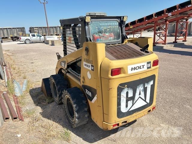 CAT 226B2 Kompaktlaadurid