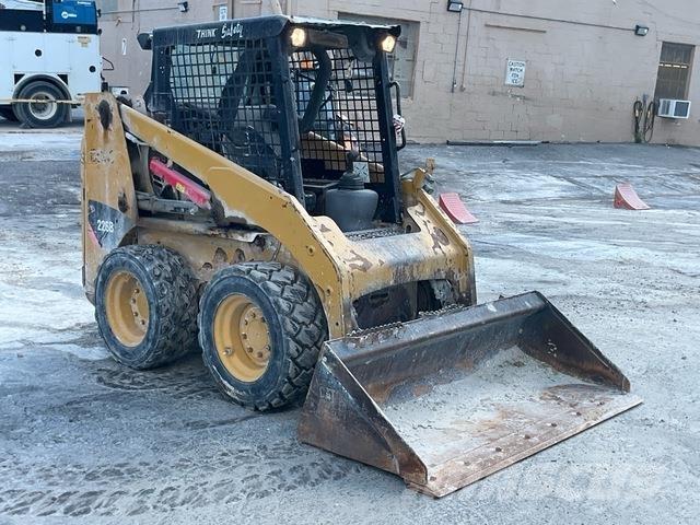 CAT 226B3 Kompaktlaadurid