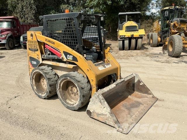 CAT 226B3 Kompaktlaadurid