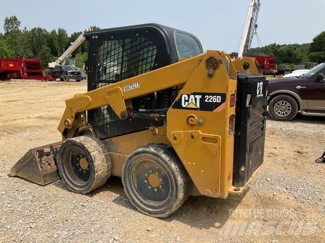 CAT 226D Kompaktlaadurid