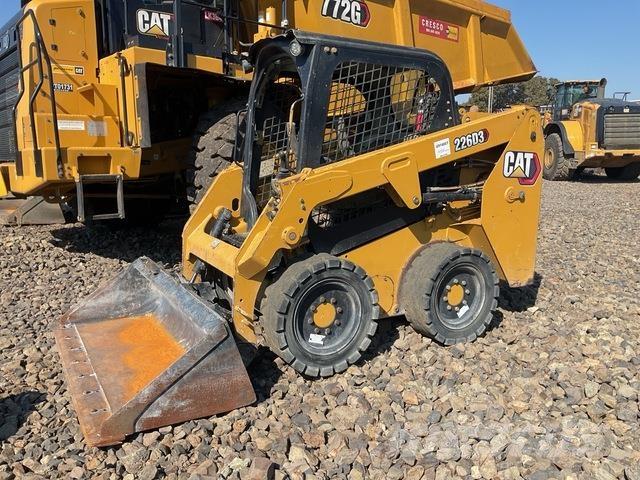 CAT 226D3 Kompaktlaadurid