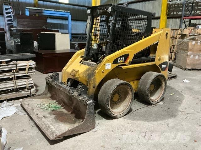 CAT 236B3 Kompaktlaadurid