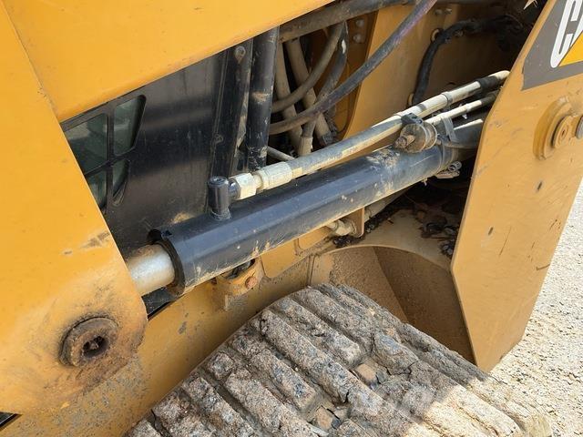 CAT 239D Kompaktlaadurid