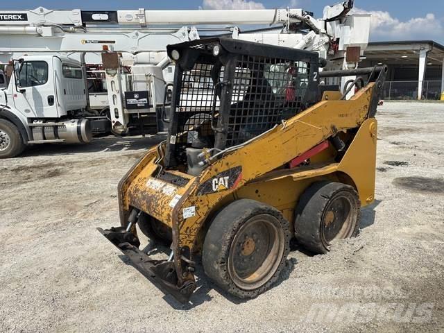 CAT 242B3 Kompaktlaadurid