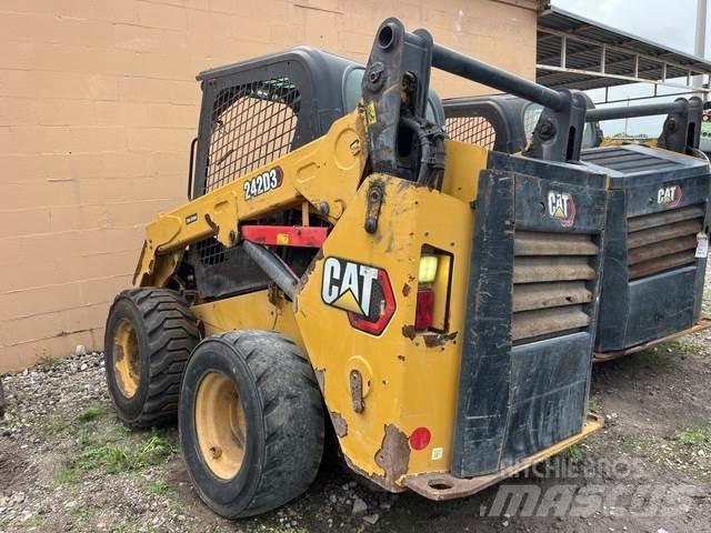 CAT 242D3 Kompaktlaadurid