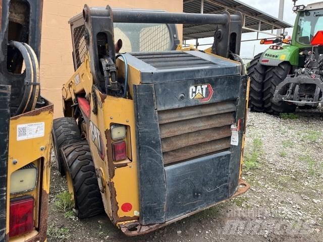CAT 242D3 Kompaktlaadurid