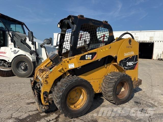 CAT 246C Kompaktlaadurid