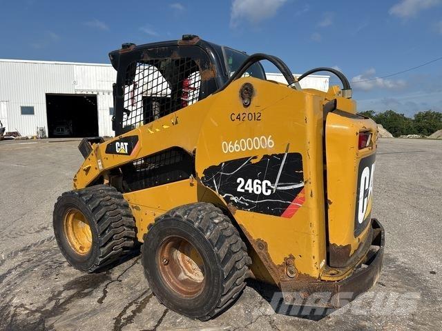 CAT 246C Kompaktlaadurid