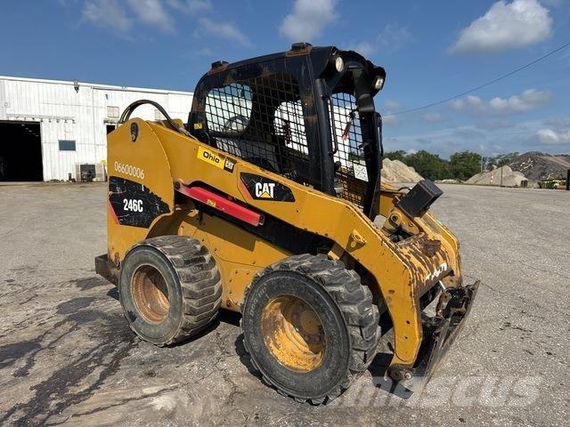 CAT 246C Kompaktlaadurid