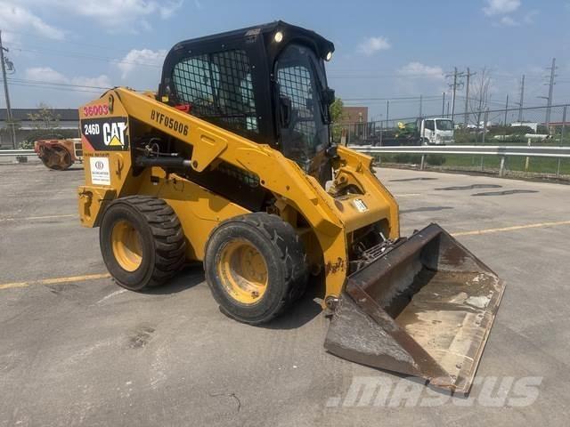 CAT 246D Kompaktlaadurid