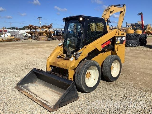CAT 246D Kompaktlaadurid