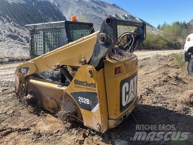 CAT 252B3 Kompaktlaadurid