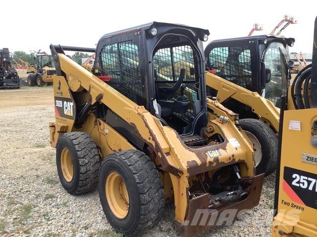 CAT 262D Kompaktlaadurid