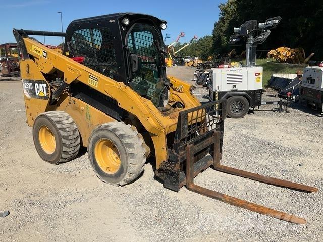 CAT 262D Kompaktlaadurid