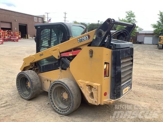 CAT 272D3 Kompaktlaadurid