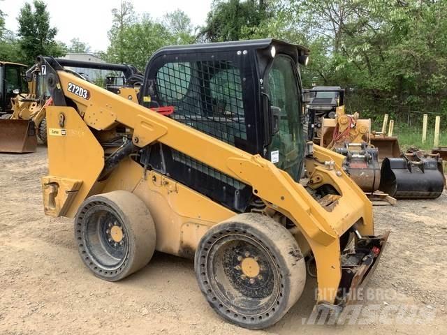 CAT 272D3 Kompaktlaadurid