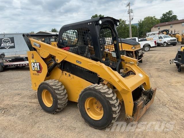 CAT 272D3 Kompaktlaadurid