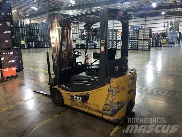 CAT 2ET3000 Elektritõstukid