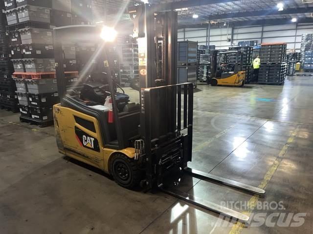 CAT 2ET3000 Elektritõstukid