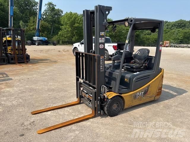 CAT 2ET3000 Elektritõstukid