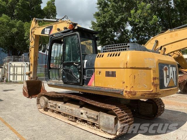 CAT 320D2 Roomikekskavaatorid