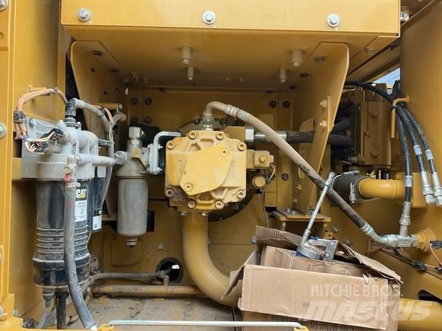 CAT 323GX Roomikekskavaatorid