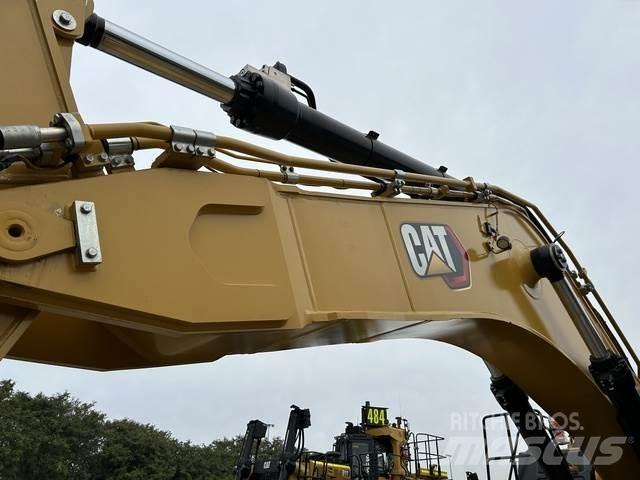 CAT 374 Roomikekskavaatorid