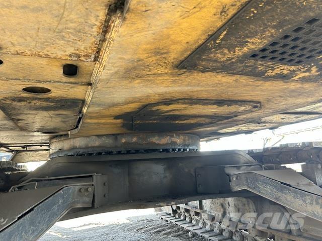 CAT 390D L Roomikekskavaatorid