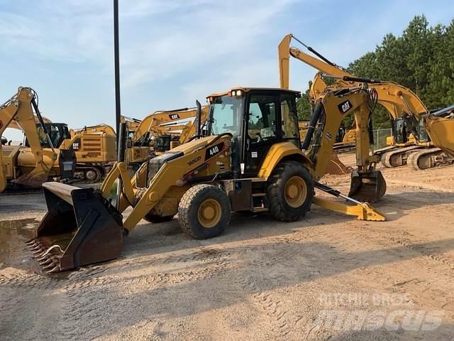 CAT 440 Ekskavaatorlaadurid
